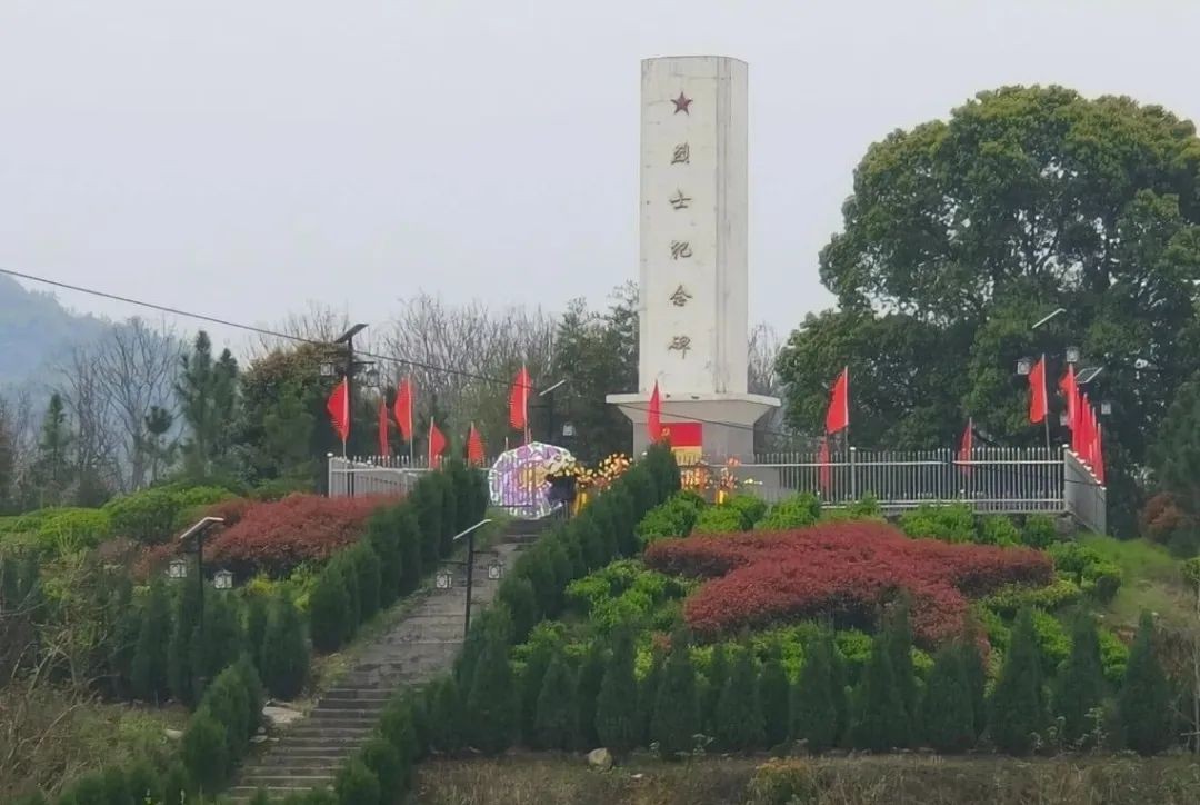 清明祭英烈，初心永傳承 | 堯舜智能科技集團(tuán)開(kāi)展清明祭掃暨紅色教育活動(dòng)